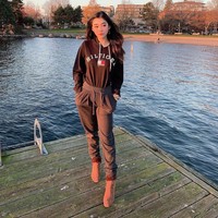 Livy juga dikenal dengan gaya bicara yang kebaratannya. Ia sendiri memang belajar di sekolah internasional dan kuliah di Australia. Foto: Instagram @livy_renataa