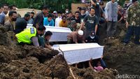 Cerita Haru Tulus Kehilangan 4 Anggota Keluarga Di Kecelakaan Bus Bantul