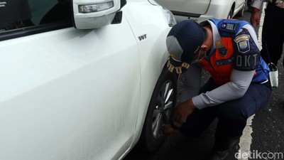 Razia Parkir Liar di Bandung, Mobil-mobil Ini Dicabut Pentilnya