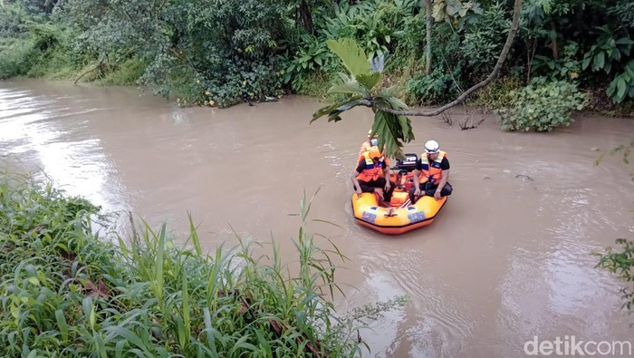 pengendara motor tewas tenggelam di sungai avur besuk jombang