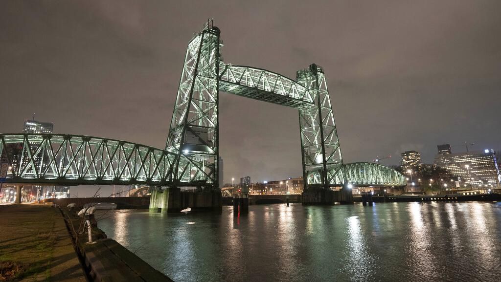 Demi Yacht Orang Terkaya Dunia, Jembatan Bersejarah Ini Mau Dibongkar