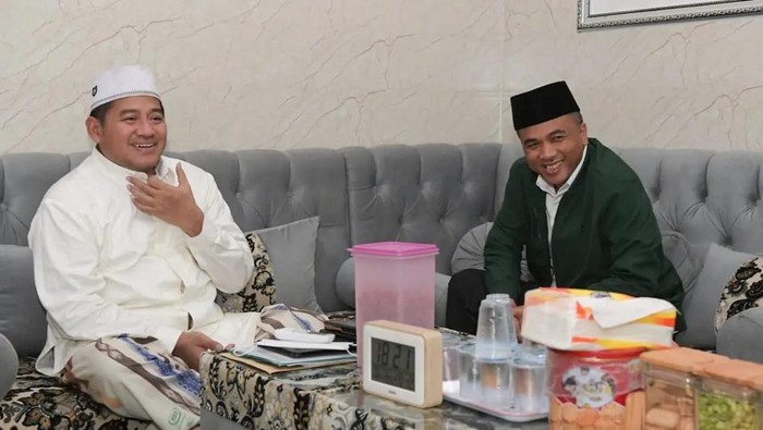 Sekjen Partai Persatuan Pembangunan (PPP), Arwani Thomafi melakukan pertemuan dengan empat Pimpinan Cabang Nahdlatul Ulama (PCNU) di Jawa Timur.