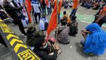 Tolak Omnibus Law, Buruh Kembali Serbu Gedung DPR RI
