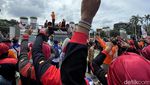 Tolak Omnibus Law, Buruh Kembali Serbu Gedung DPR RI