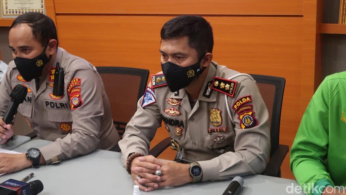 Wadirlantas Polda DIY AKBP Hendra Gunawan saat memberikan keterangan di Mapolres Bantul, Minggu (7/2/2022).
