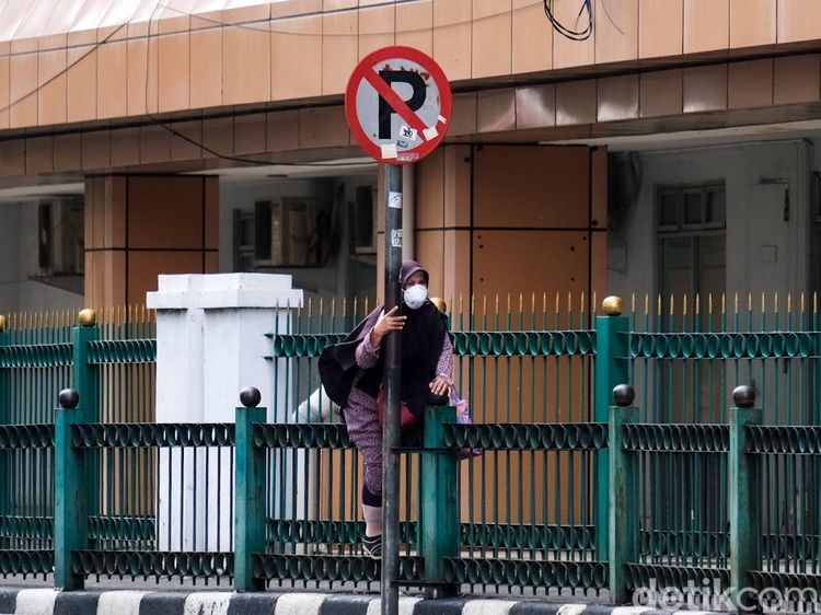 Pagar Stasiun Cikini Sering Dilompati, KAI Ogah Bongkar
