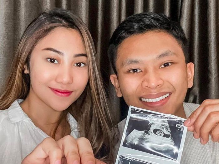 Winona Willy hamil anak pertama.