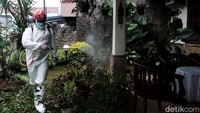 Kasus COVID-19 di Depok mengalami peningkatan tajam. Satgas COVID-19 Kota Depok menduga varian Omicron sebagai penyebab utamanya.  