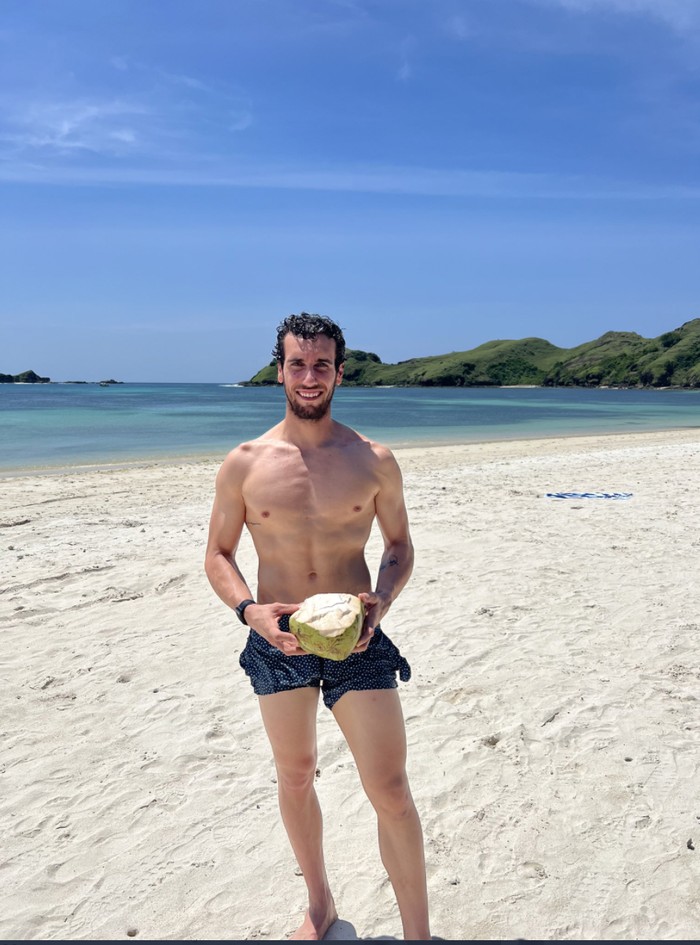 Alex Rins menikmati liburan di Mandalika