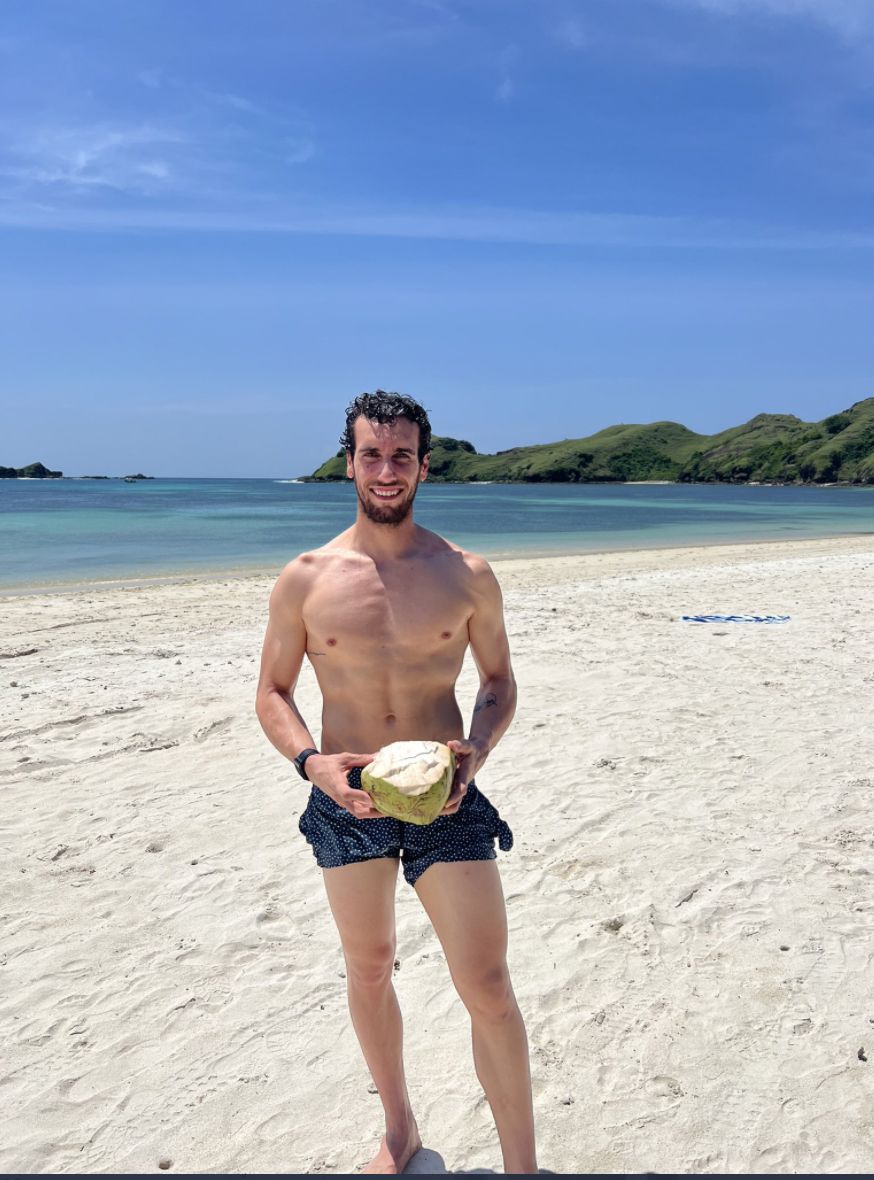 Alex Rins menikmati liburan di Mandalika