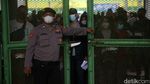 Antrean Vaksin Booster Mengular di Stadion Patriot Candrabhaga