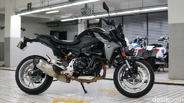 BMW F 900 R BMW F 900 R