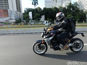 Tes BMW F 900 R: Moge Roadster Rp 400 Jutaan yang Jinak Dipakai Harian