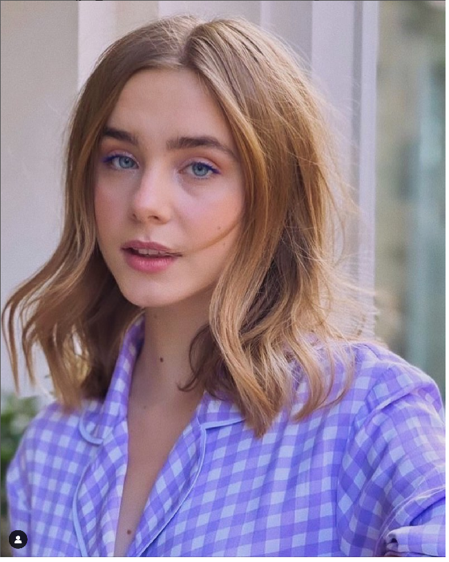 Clara Galle merupakan aktris Spanyol pemeran Raquel dalam film Through My Window yang tayang di Netflix. Saat ini film berada di urutan ke-8 dalam daftar top 10 film terpopuler di Netflix. Foto: Dok. Instagram @claaragalle