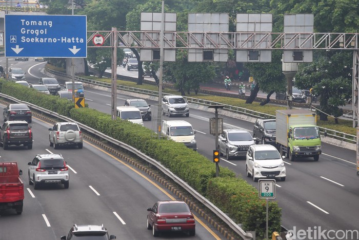 PT Jasa Marga (Persero) Tbk mengumumkan penyesuaian tarif sejumlah ruas tol dalam kota Jakarta akan kembali diberlakukan.