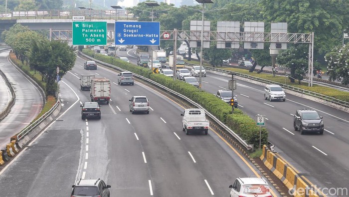 PT Jasa Marga (Persero) Tbk mengumumkan penyesuaian tarif sejumlah ruas tol dalam kota Jakarta akan kembali diberlakukan.