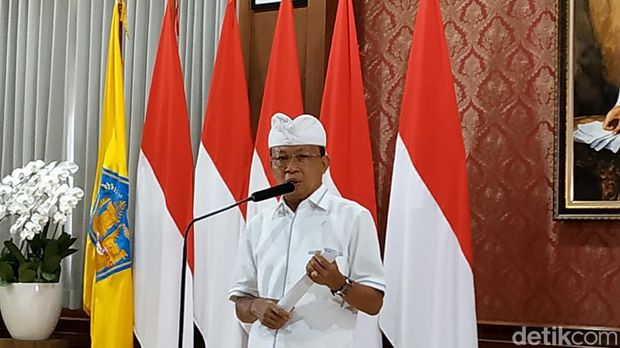 Gubernur Bali Wayan Koster