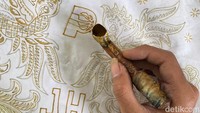 Dari workshop sekaligus show casenya di Jalan Tanjung 160 Kota Blitar, Yogi mulai mengembangkan bisnis yang dirintis almarhumah ibunya itu tahun 2017.  Dengan memanfaatkan kecanggihan teknologi dikembangkan sayap usahanya go internasional. Dari konvensional menuju digitalisasi proses produksi dan pemasaran. Sejak tahun 2019, pria 39 tahun ini mulai mencari kolega dan menjalin komunikasi dengan beragam jalur ke luar negeri. Di antaranya kedutaan besar dari berbagai negara dan rekan-rekan bisnis yang dikenalnya lewat platform media sosial.