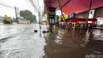 Jalan Raya Hankam Bekasi Tergenang