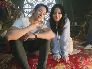 So Sweet, Jung Hae In Kirim Hadiah Ini ke Lokasi Syuting Jisoo BLACKPINK