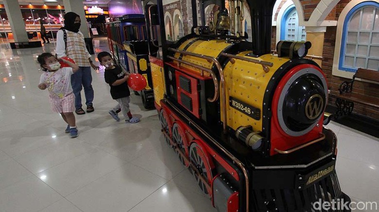Kebijakan PPKM Level 3: Anak Boleh Masuk Mal-Tempat Wisata, Ini Syaratnya Pemkot Surakarta mengijinkan anak di bawah 12 tahun untuk masuk ke mal di Solo. Anak-anak juga bisa menikmati arena permainan anak di mal.