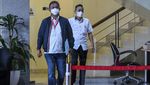 Lambaian Tangan Ketua DPRD DKI Usai Diperiksa Soal Formula E