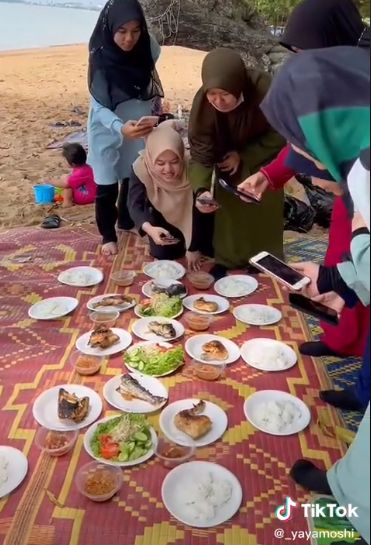 Kocaknya Para Suami Nunggu Istri Foto Makanan