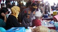 Kapolri Jenderal Listyo Sigit Prabowo meminta semua tetap disiplin melaksanakan protokol kesehatan (prokes) hingga melakukan vaksinasi. 
