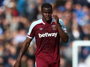 West Ham Tegaskan Tak Bela Kurt Zouma yang Siksa Kucing