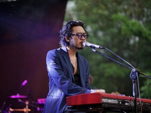 Pamungkas Gak Pede Bikin Lagu Bahasa Indonesia, Tapi Laku!