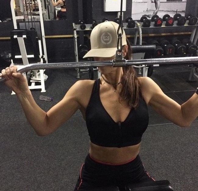 Bagi Paula hal tersebut adalah pencapaian yang membanggakan. Lantaran sepanjang hidupnya dia tak pernah berolahraga, apalagi diet. Foto: Dok. Instagram/@paulatennant_fitover50