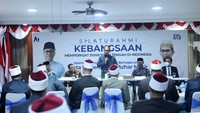 Ustadz Adi Hidayat menjelaskan bahwa 40 Duta Al Azhar Mesir ini akan mendakwahkan Islam Tengah persis seperti gagasan Ketua Umum PAN Zulkifli Hasan.