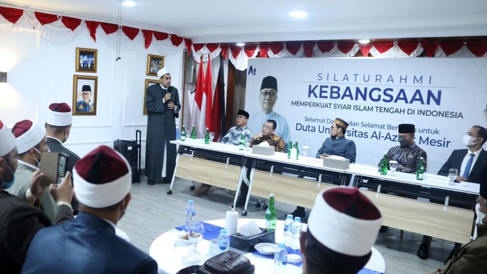 Pelepasan Duta Al Azhar Mesir untuk Berdakwah di Indonesia Sekjen PAN Eddy Soeparno yang mewakili Ketum PAN Zulkifli Hasan melepas 40 Duta Al Azhar Mesir untuk mendakwahkan Islam Tengah di Indonesia.