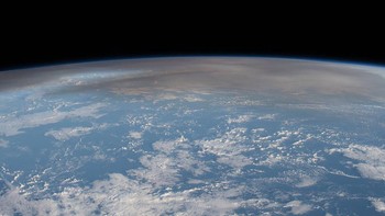 ISS sudah semakin tua dan awalnya akan dipensiunkan pada tahun 2024, namun telah diperpanjang sampai akhir tahun 2030. Setelah itu, ISS akan memasuki masa pensiun dan akan ditenggelamkan oleh NASA di Point Nemo, sebuah titik terpencil di Samudera Pasifik. Foto: NASA