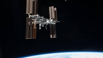 NASA dan mitranya sudah mengevaluasi berbagai jumlah pesawat ruang angkasa Progress milik Rusia, tulis NASA dalam laporannya. Mereka juga dapat menggunakan pesawat ruang angkasa Cyrus milik Northrop Grumman untuk membantu proses. Foto: NASA