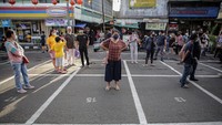 Pemerintah Kota Tangerang menata ulang kawasan kuliner Pasar Lama dan menetapkan uang sewa kepada para pedagang akibat adanya dugaan pungutan liar di kawasan tersebut yang dianggap meresahkan para pedagang. 