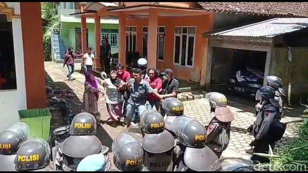 Pengukuran lahan kuari Desa Wadas, polisi amankan puluhan warga.