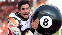 Marc Márquez Alentà adalah pembalap motor berkebangsaan Spanyol yang memiliki gelar juara dunia kelas 125cc pada tahun 2010, kelas Moto2 pada tahun 2012, dan kelas MotoGP tahun 2013, 2014, 2016, 2017, 2018, dan 2019. AP/Jan Woitas