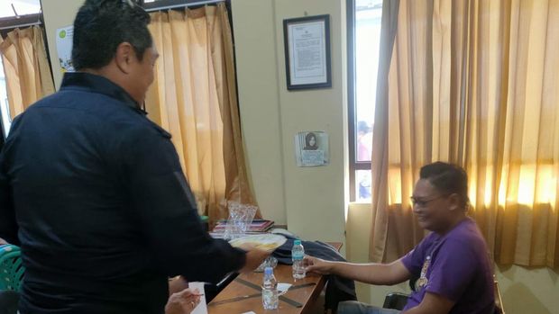 Pria asal Desa Wadas yang diviralkan ditangkap polisi