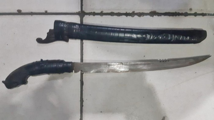 Pria Palembang dibacok berkali-kali tapi hanya merasakan pegal