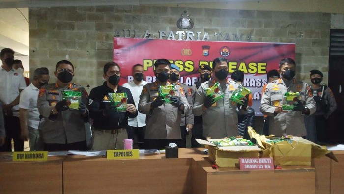 Rilis kasus 21 kg sabu di Polres Pelabuhan Makassar (Dok. Istimewa)