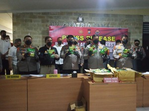 Polisi Tangkap 2 Pria Bawa 21 Kg Sabu di Pelabuhan Makassar