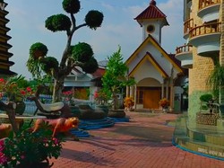 8 Potret Rumah KH Ali Mursyid yang Viral, Ada Tempat Ibadah 5 Agama