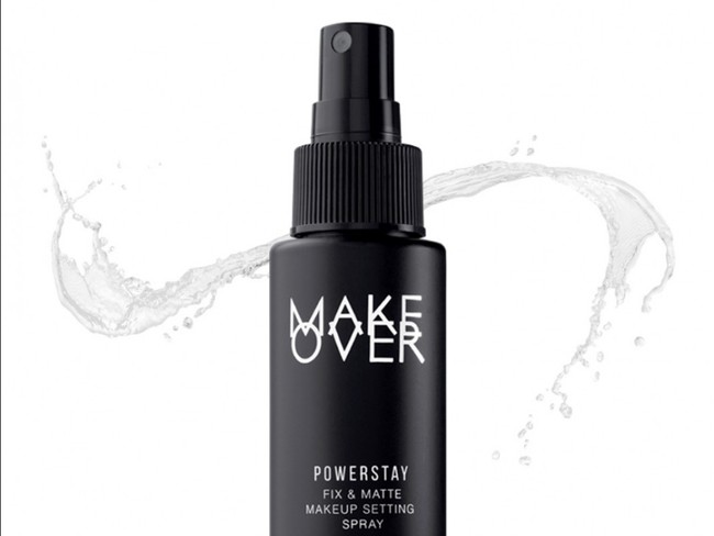 Setting Spray Agar Makeup Tidak Menempel di Masker