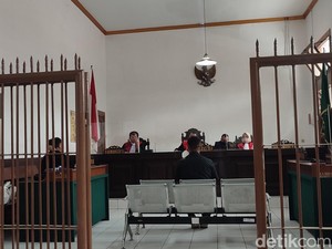 Jual Pakaian KW, Pria Tasikmalaya Diseret ke Meja Hijau