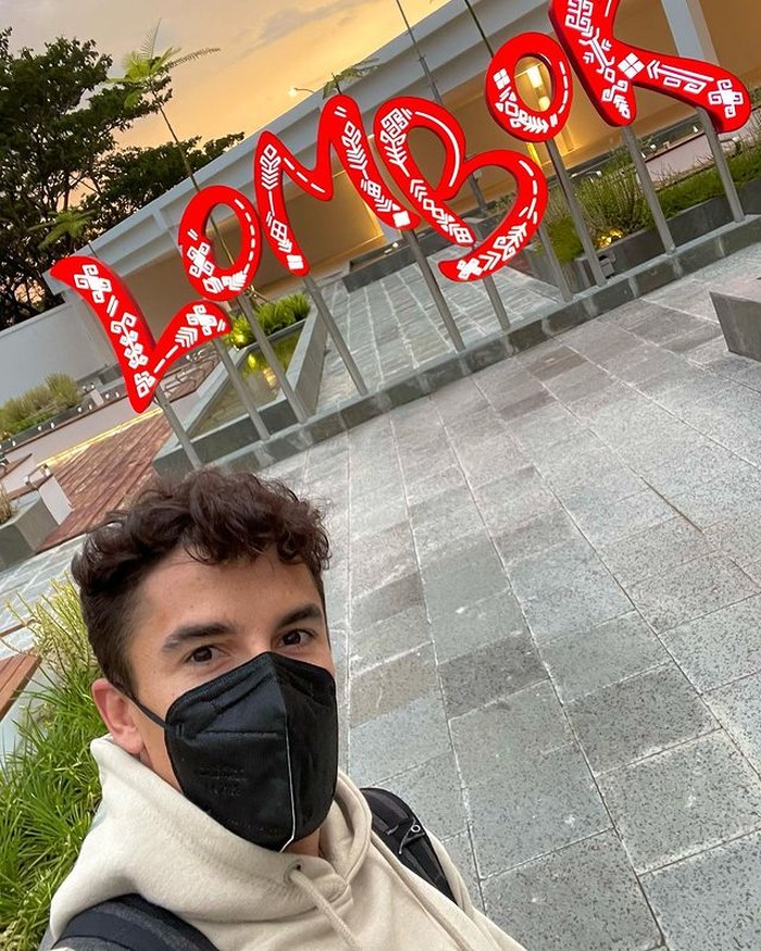 Tiba di Indonesia, Marc Marquez Langsung Selfie di Lombok