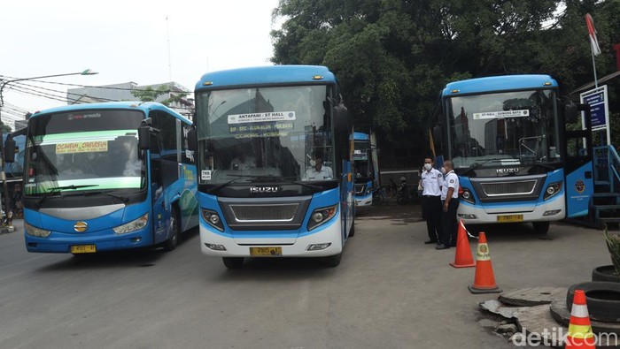 Trans Metro Bandung ST Hall-Gunung Batu Sudah Beroperasi Nih Trans Metro Bandung trayek ST Hall-Gunung Batu mulai beroperasi hari ini, Selasa (8/2). Trayek ini merupakan percobaan yang akan beroperasi hingga dua pekan kedepan.