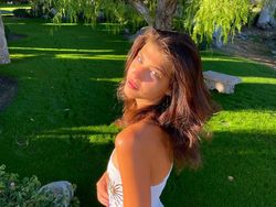 Si Cantik Putri Bill Gates yang Gemar Barang Murah