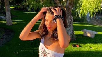 Phoebe Gates kini menempati eco-mansion milik ayahnya yang bernilai USD 124 juta, Xanadu 2.0. Foto: Instagram/@pheebeegates