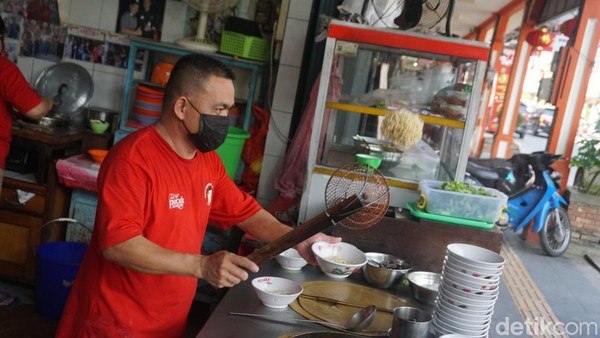 Foto: Bakmi Loncat Singkawang, Langganan Dian Sastro sampai Moeldoko
